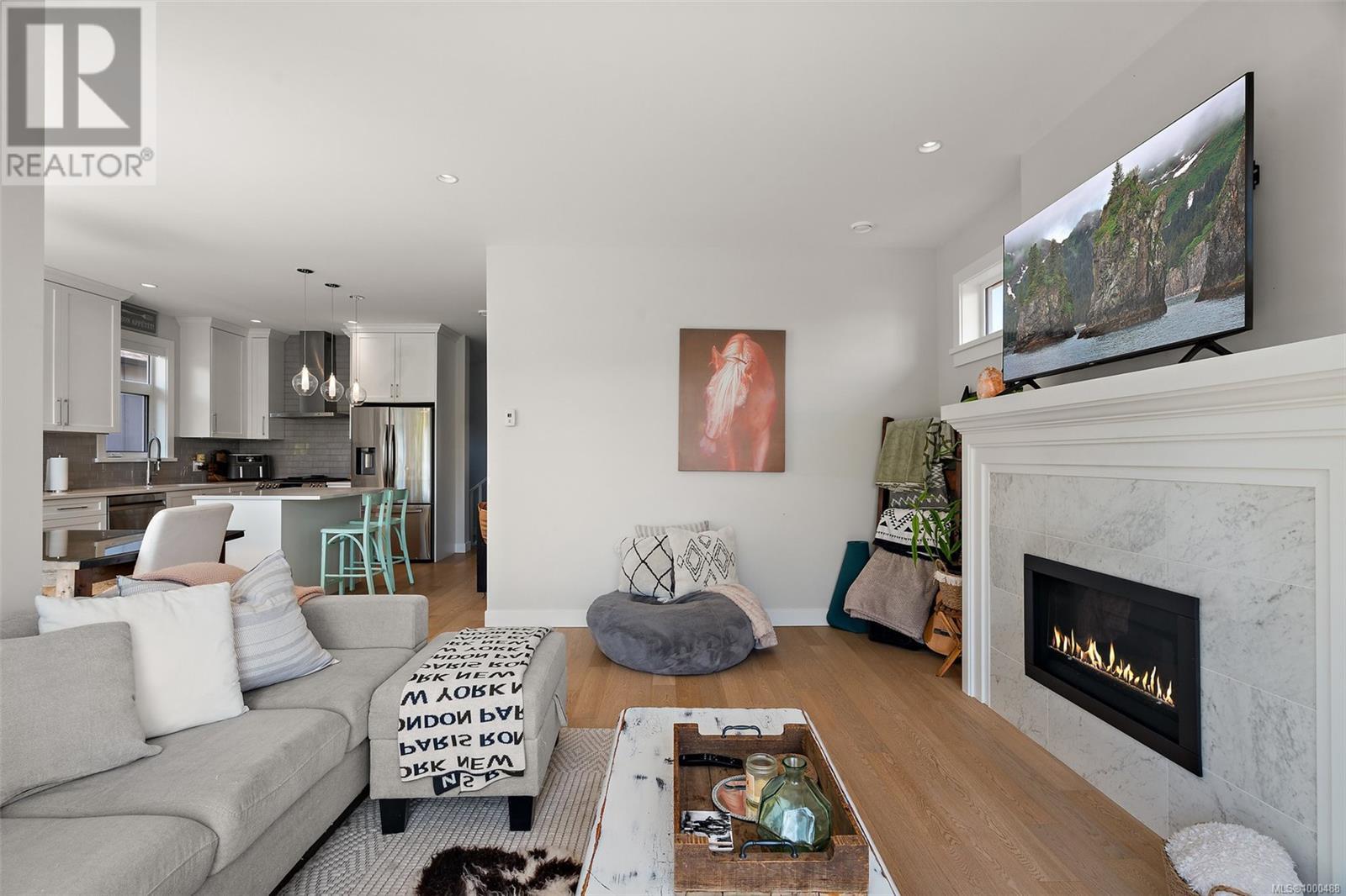2313 Deerbrush Cres
