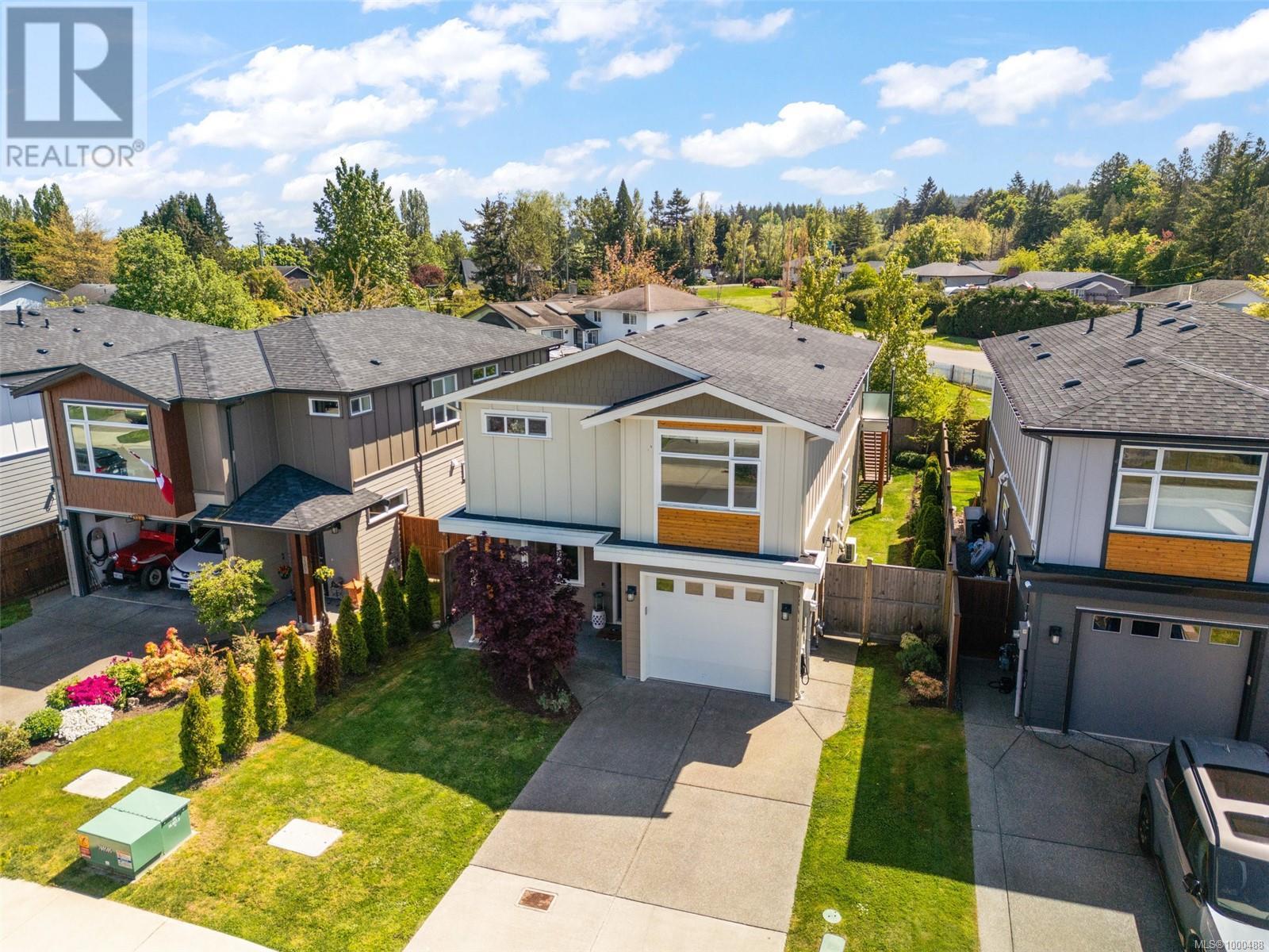 2313 Deerbrush Cres