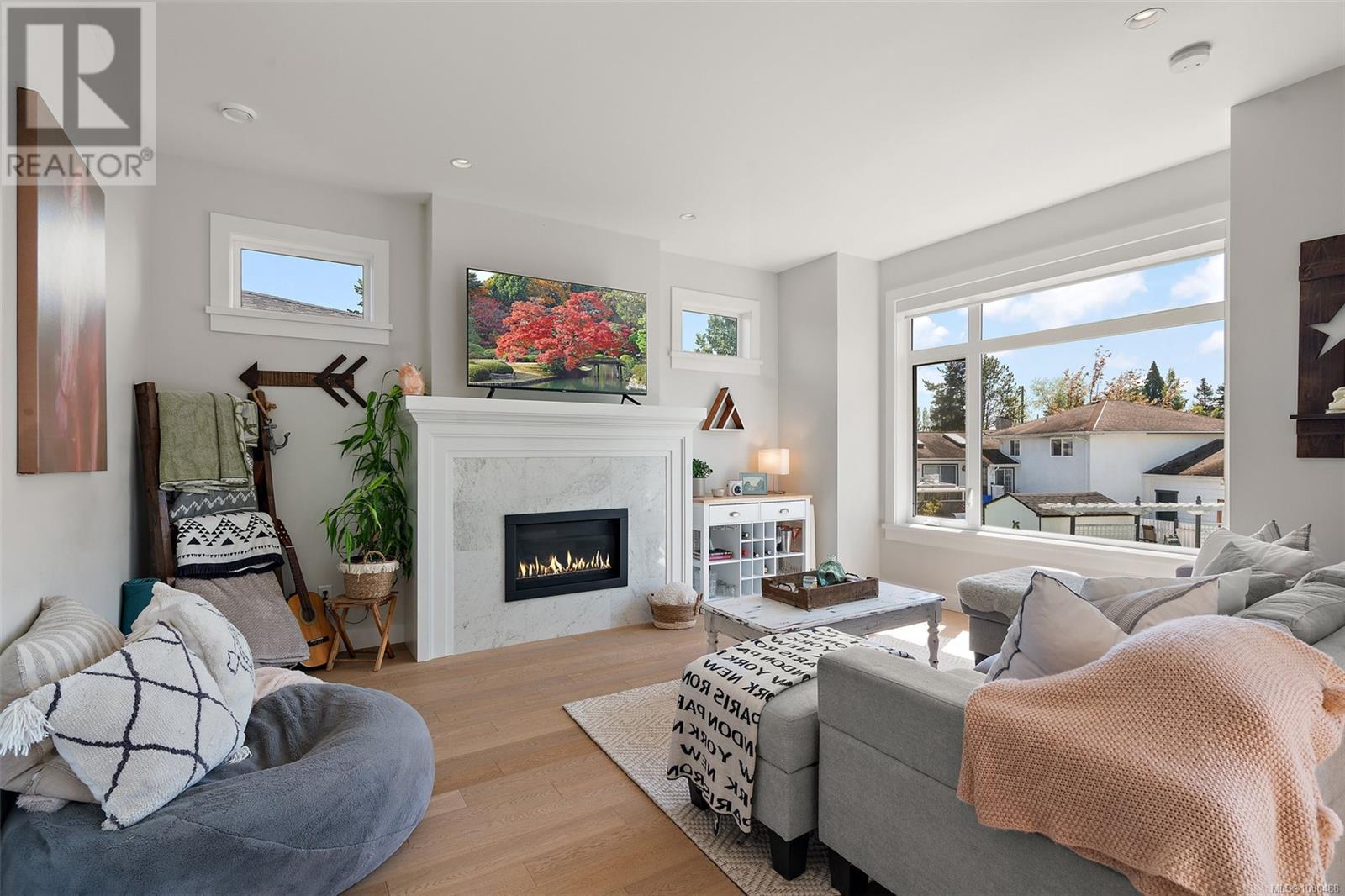 2313 Deerbrush Cres