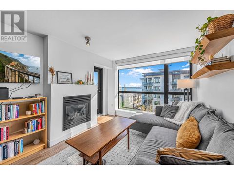 503 124 W 1ST STREET North Vancouver BC V7M3N3