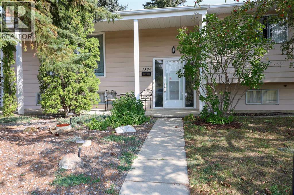 1356 Southdale Crescent SW