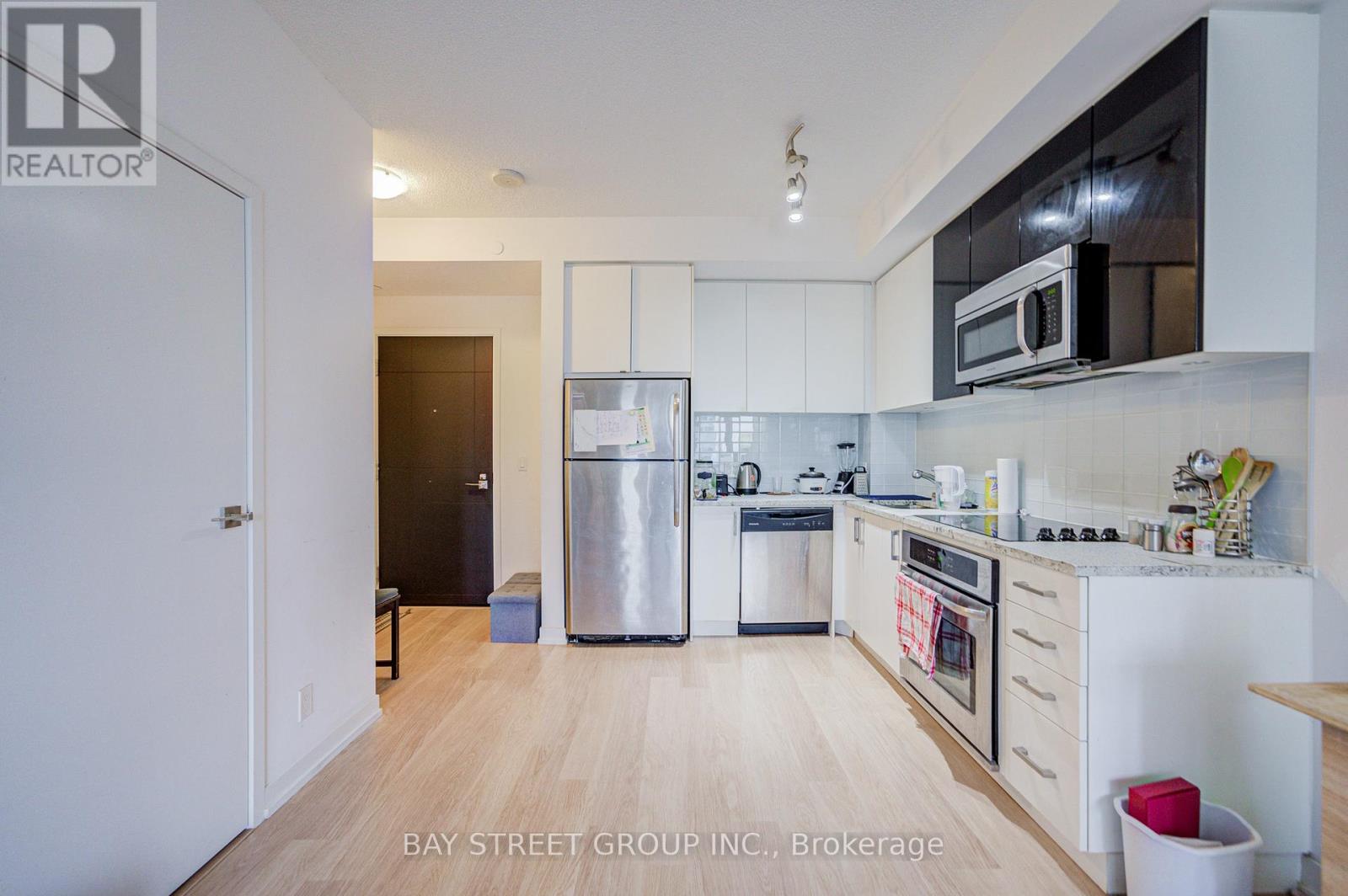 918 - 98 LILLIAN STREET