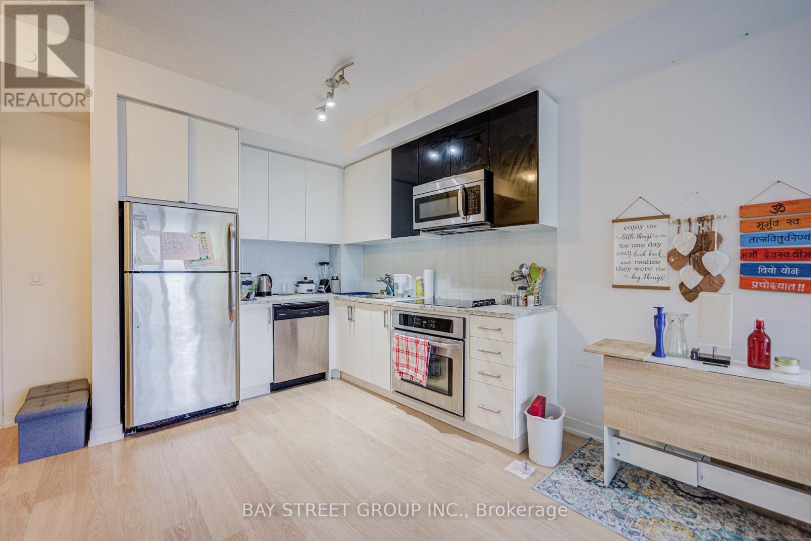 918 - 98 LILLIAN STREET