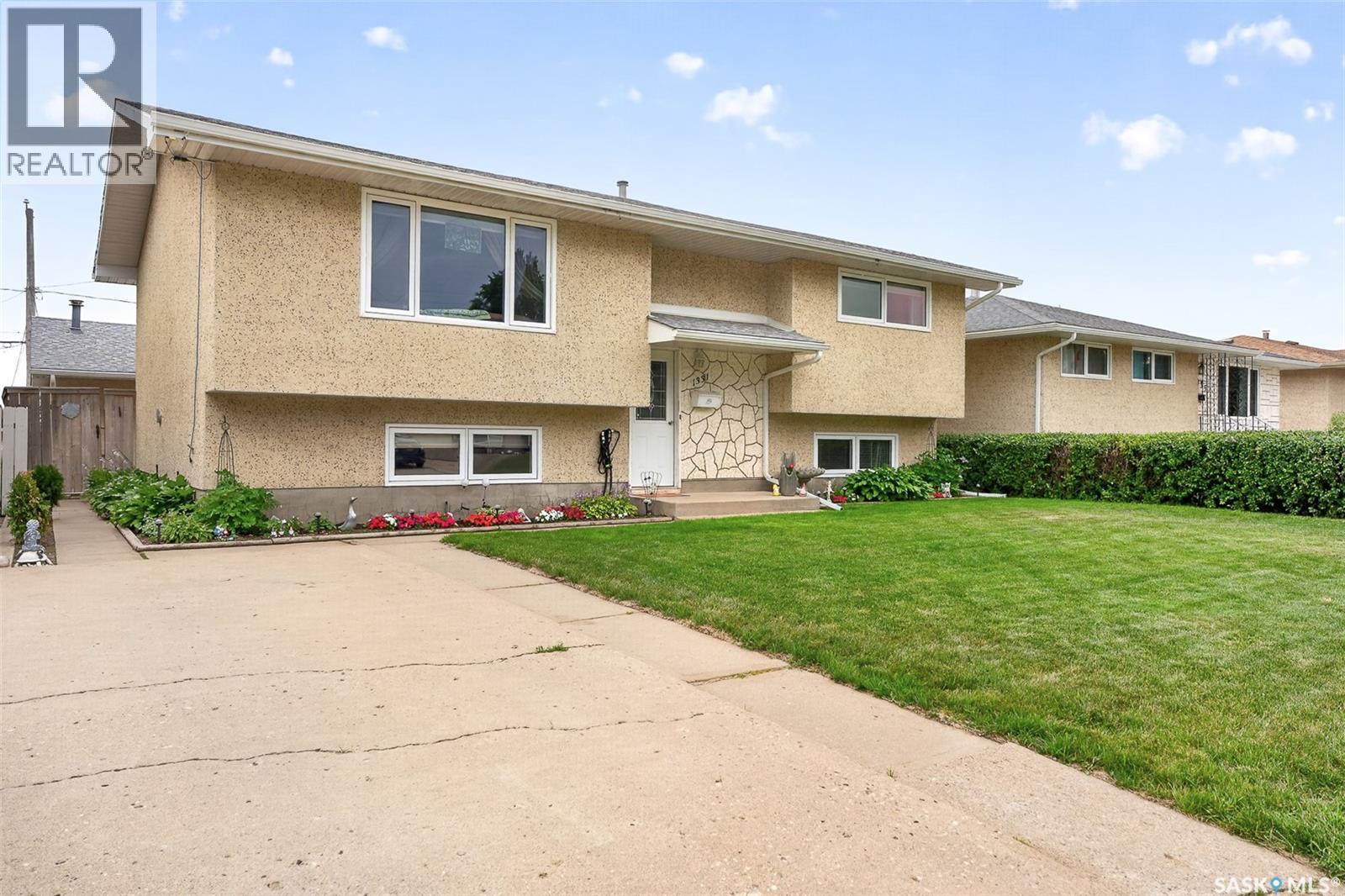 1331 Athabasca STREET W