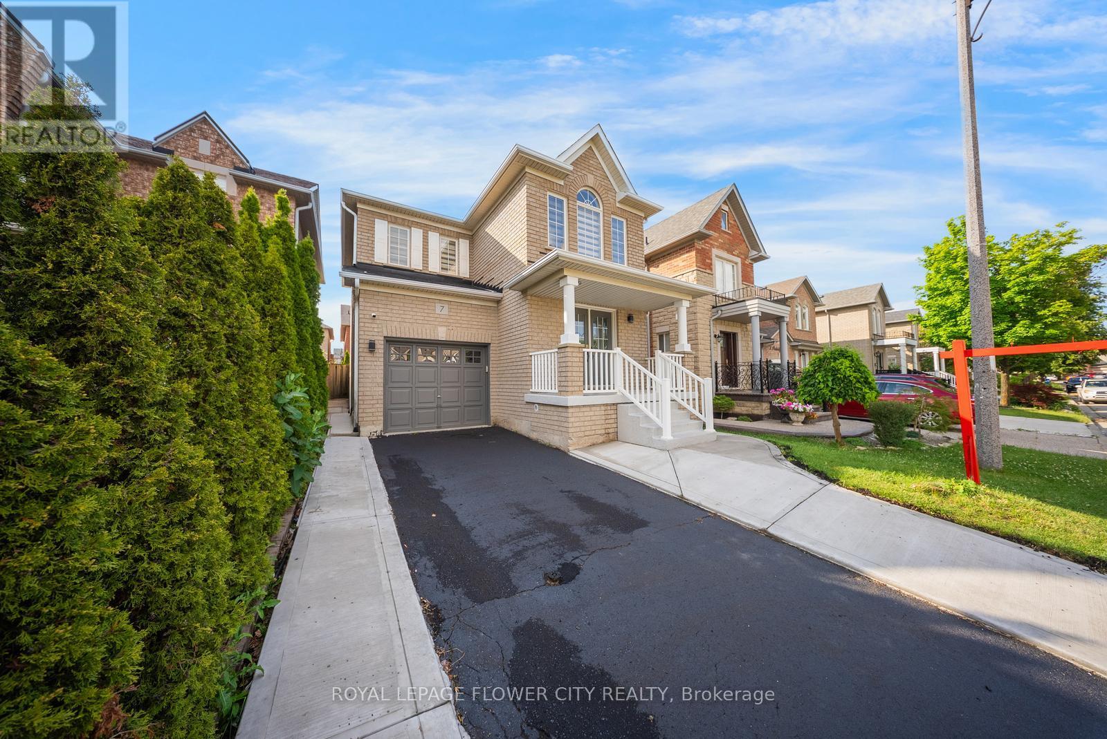 7 PENBRIDGE CIRCLE