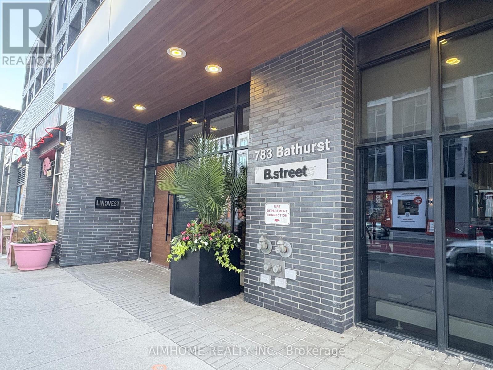 621 - 783 BATHURST STREET
