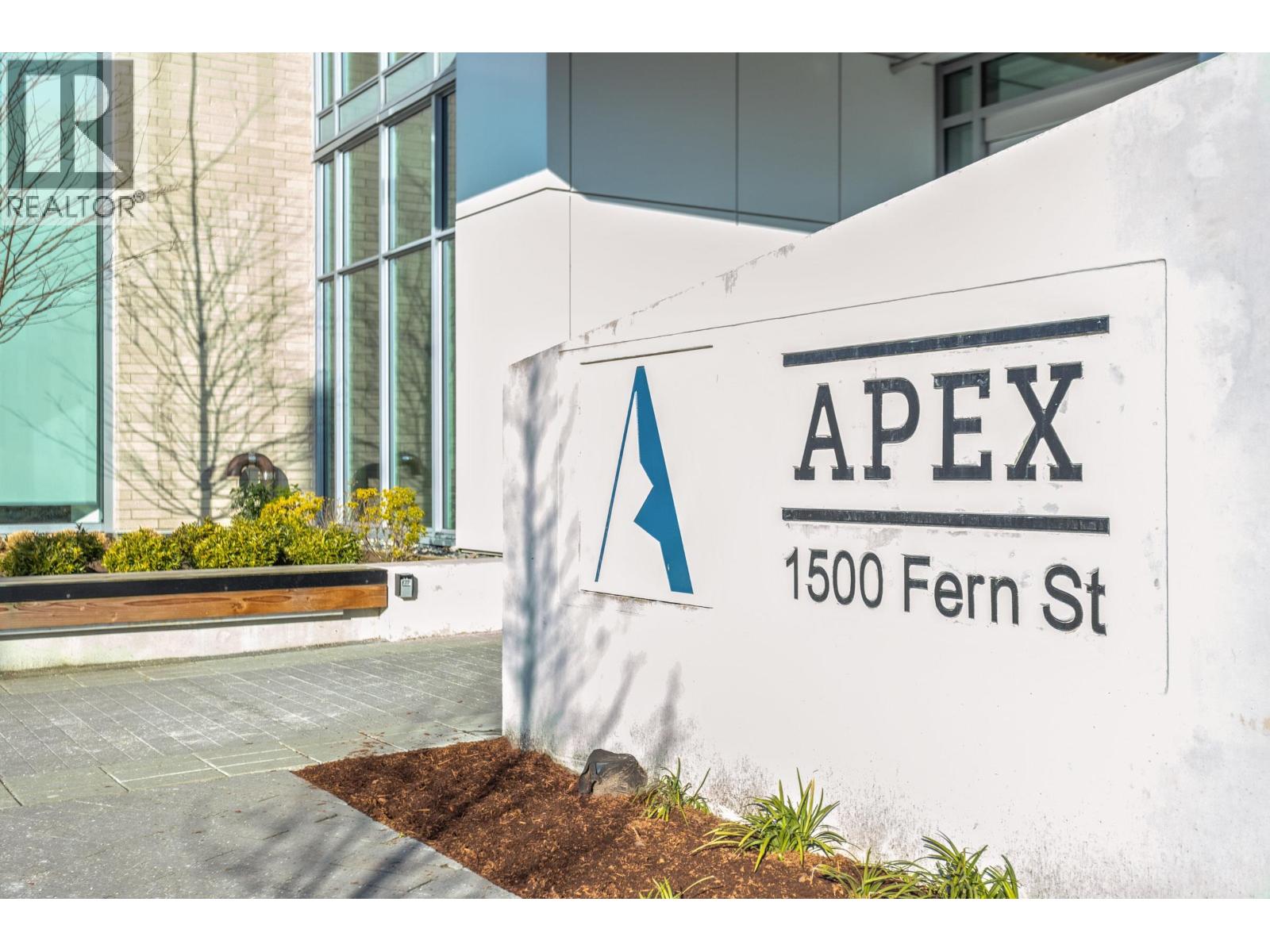 2306 1500 FERN STREET