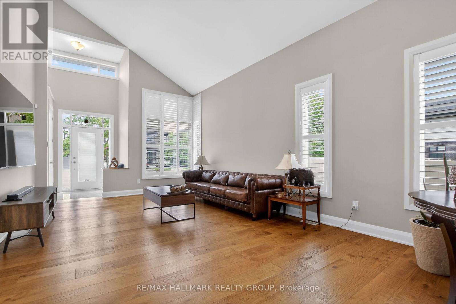 341 SERENADE CRESCENT