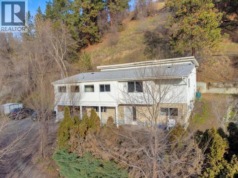 1745 Hollywood Road S Kelowna BC V1X4P5