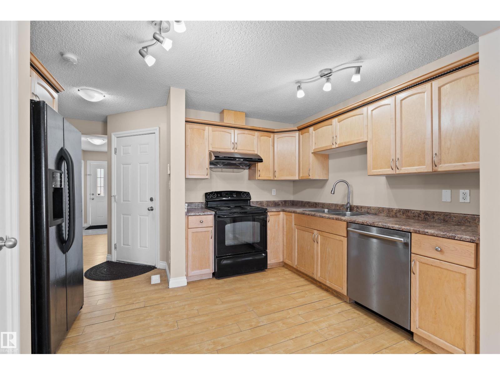 15504 102 AV NW