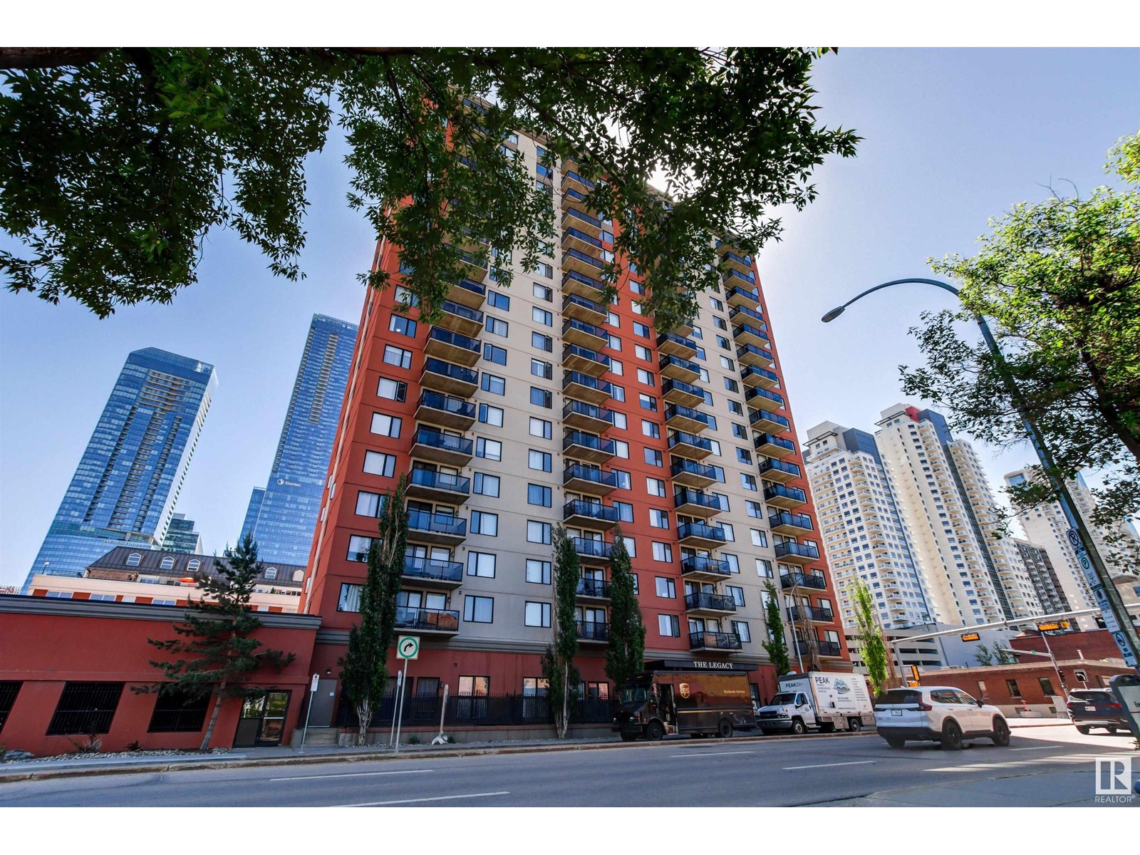#901 10303 105 ST NW