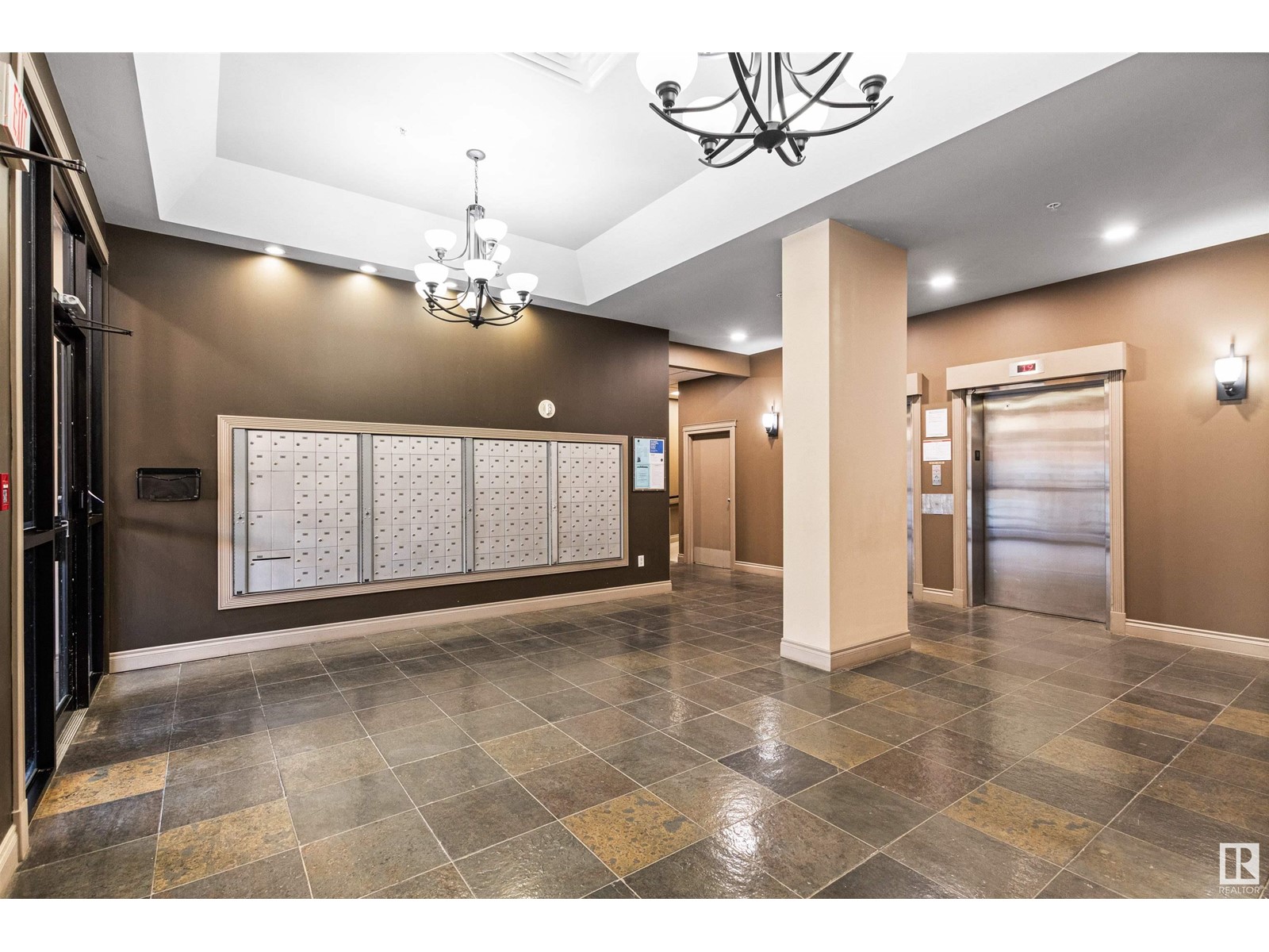 #901 10303 105 ST NW