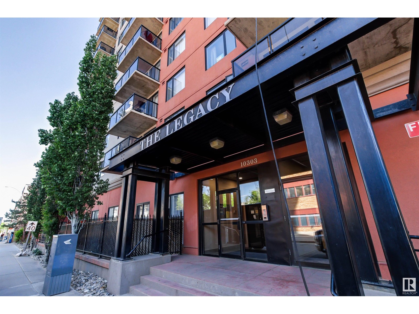 #901 10303 105 ST NW