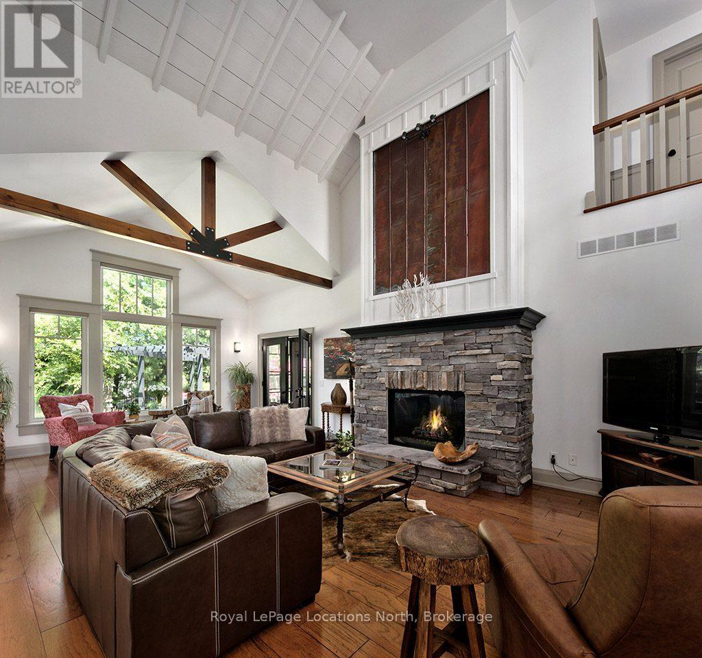 376 SUNSET BOULEVARD