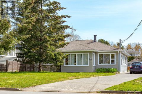 4435 Torquay Dr Saanich BC V8V3Y8
