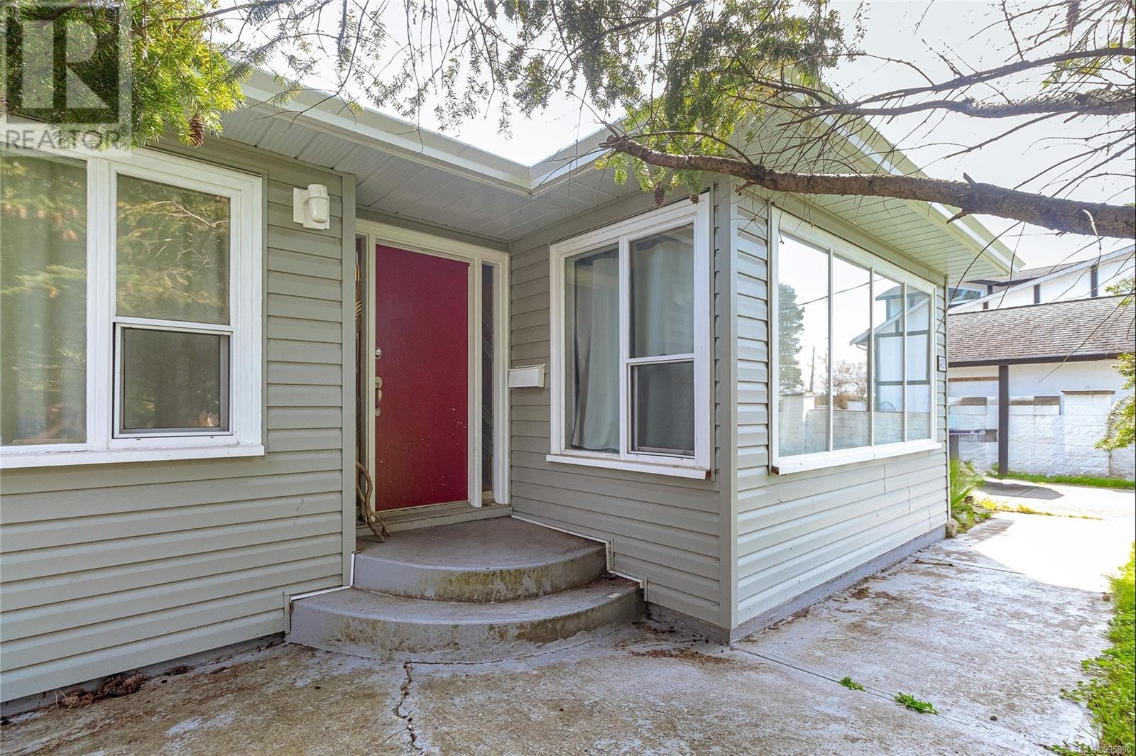 4435 Torquay Dr