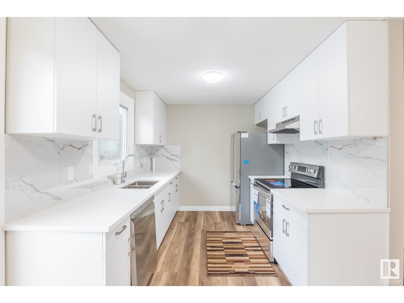 3708 12 AV NW