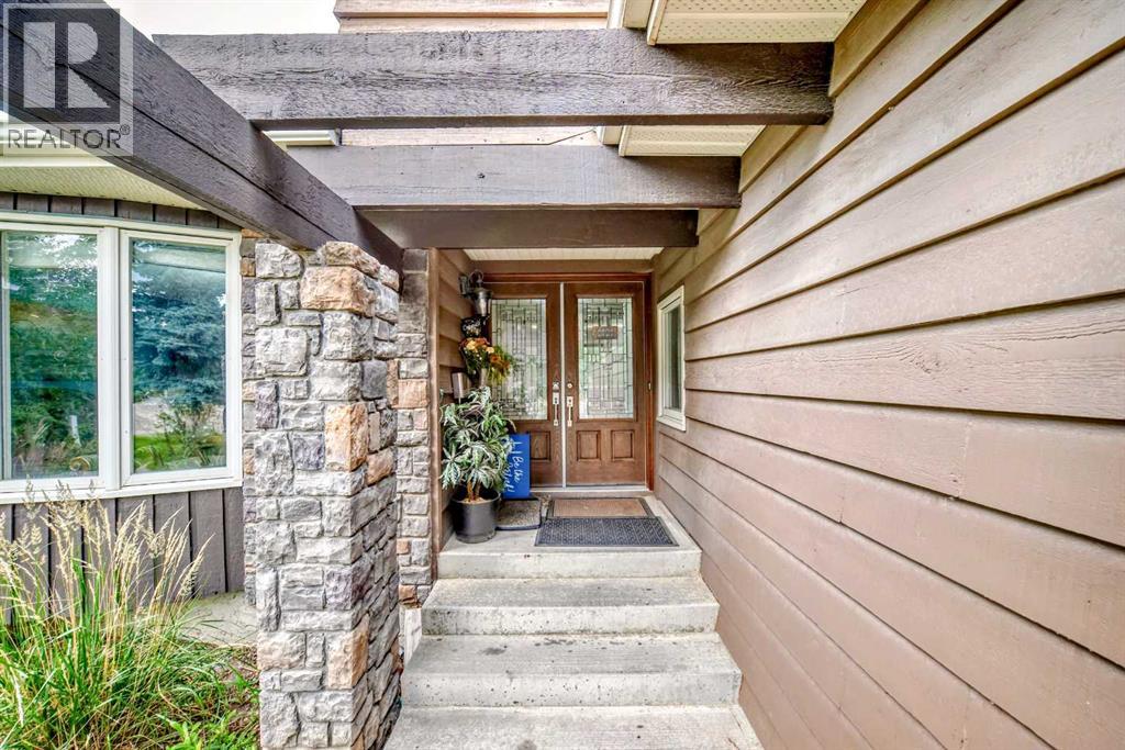 36 Varsity Estates Court NW