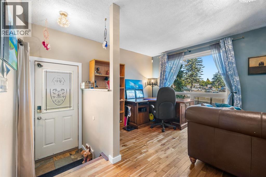 62 Fonda Crescent SE