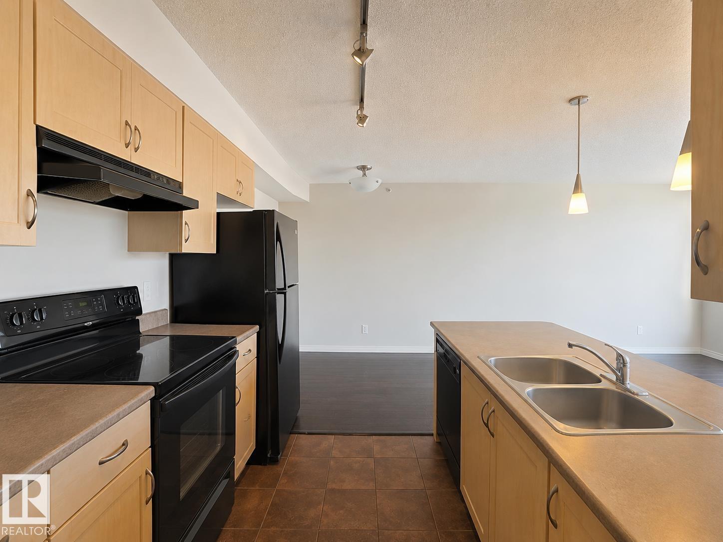#423 13907 136 ST NW