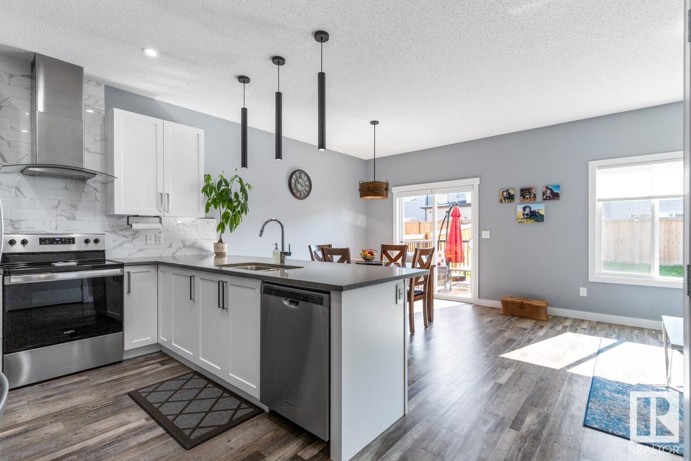 1009 BERG PL