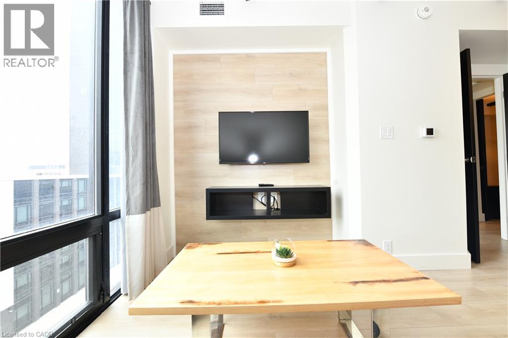 145 W COLUMBIA Street W Unit# 736
