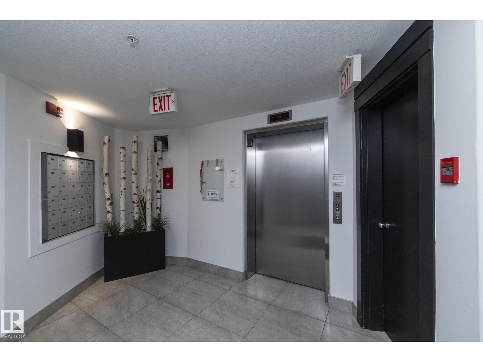 #102 10855 SASKATCHEWAN DR NW