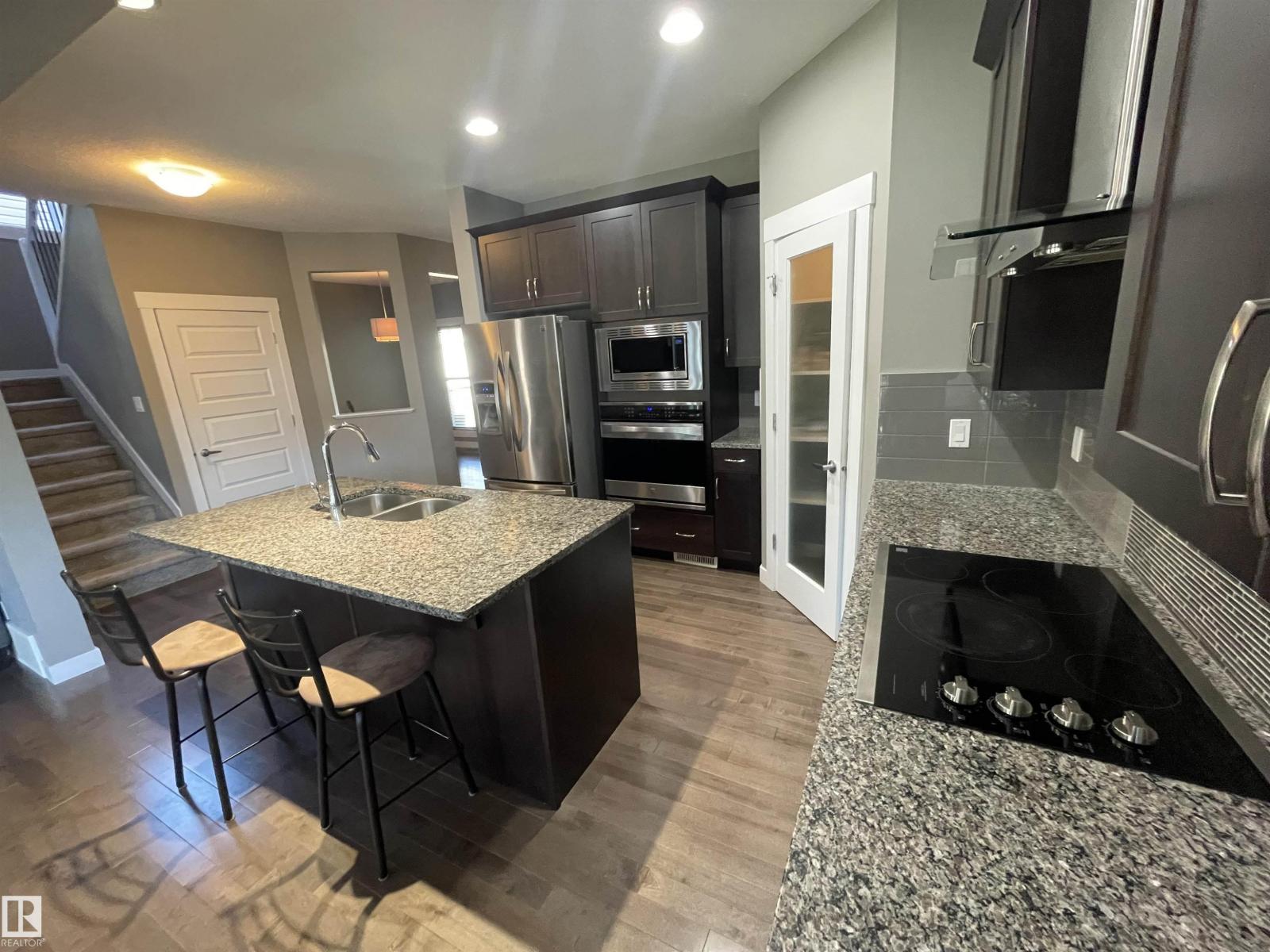 110 MEADOWLAND WY