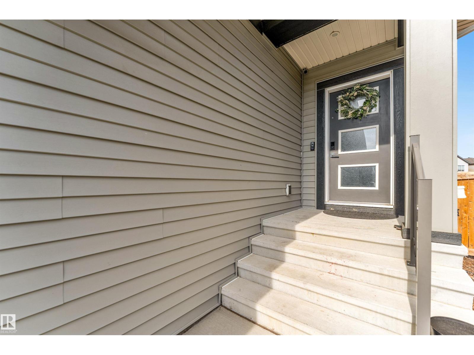 2404 13 AV NW