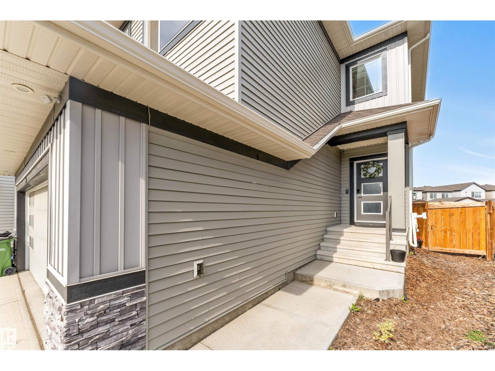 2404 13 AV NW