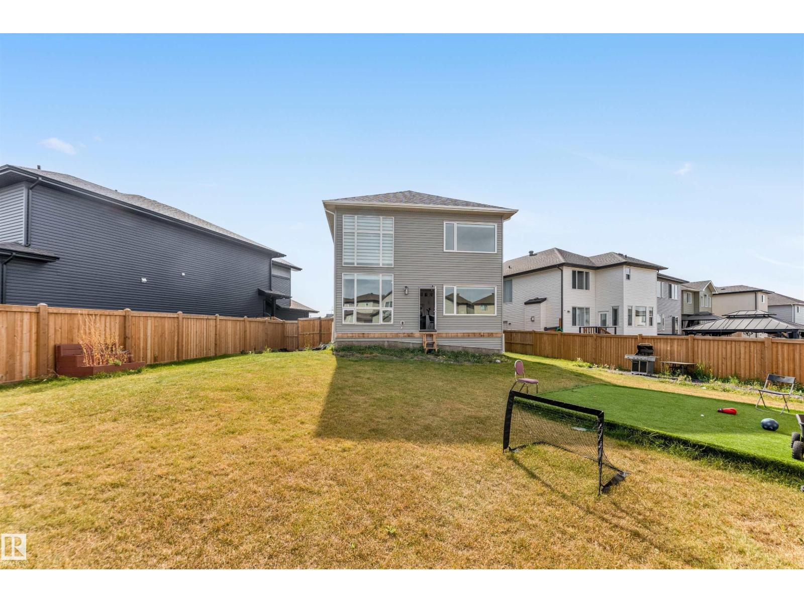 2404 13 AV NW