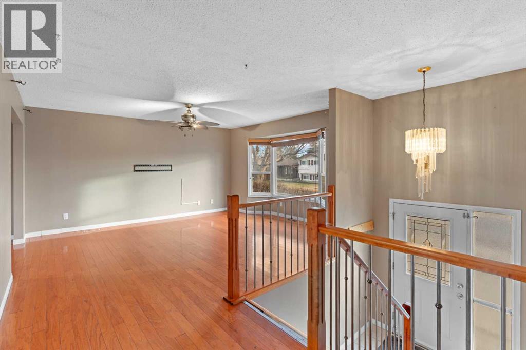 216 Templeview Way NE