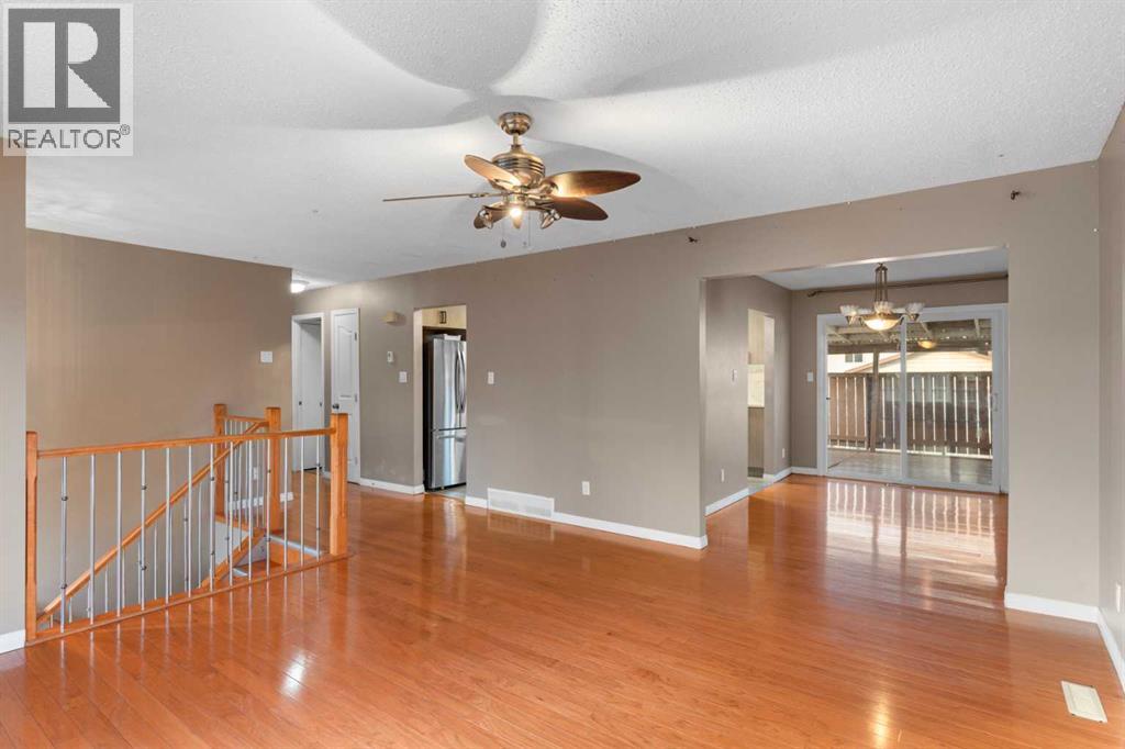 216 Templeview Way NE