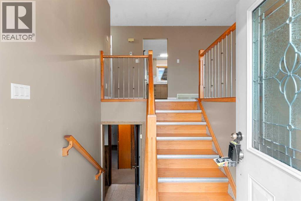 216 Templeview Way NE