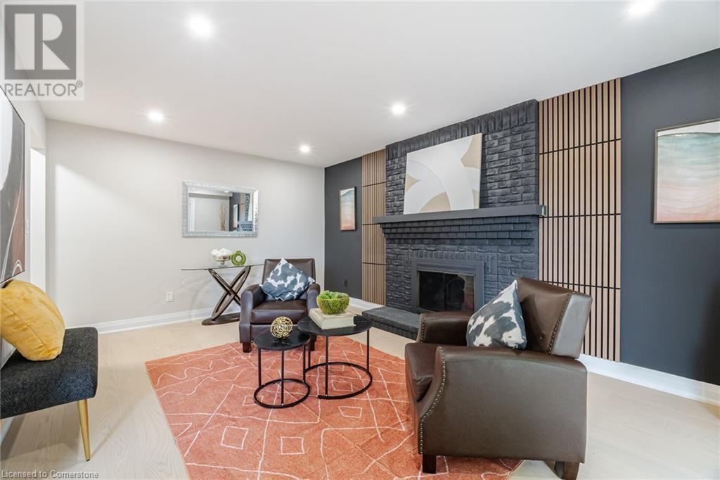 2392 ARNOLD Crescent