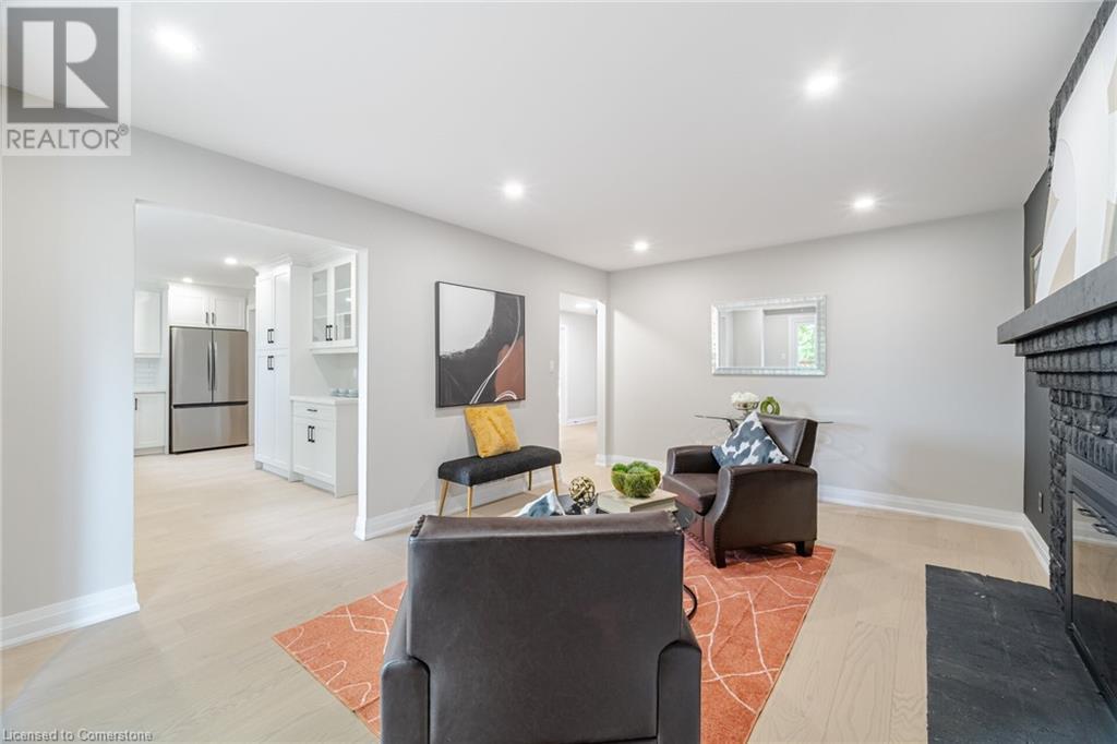 2392 ARNOLD Crescent
