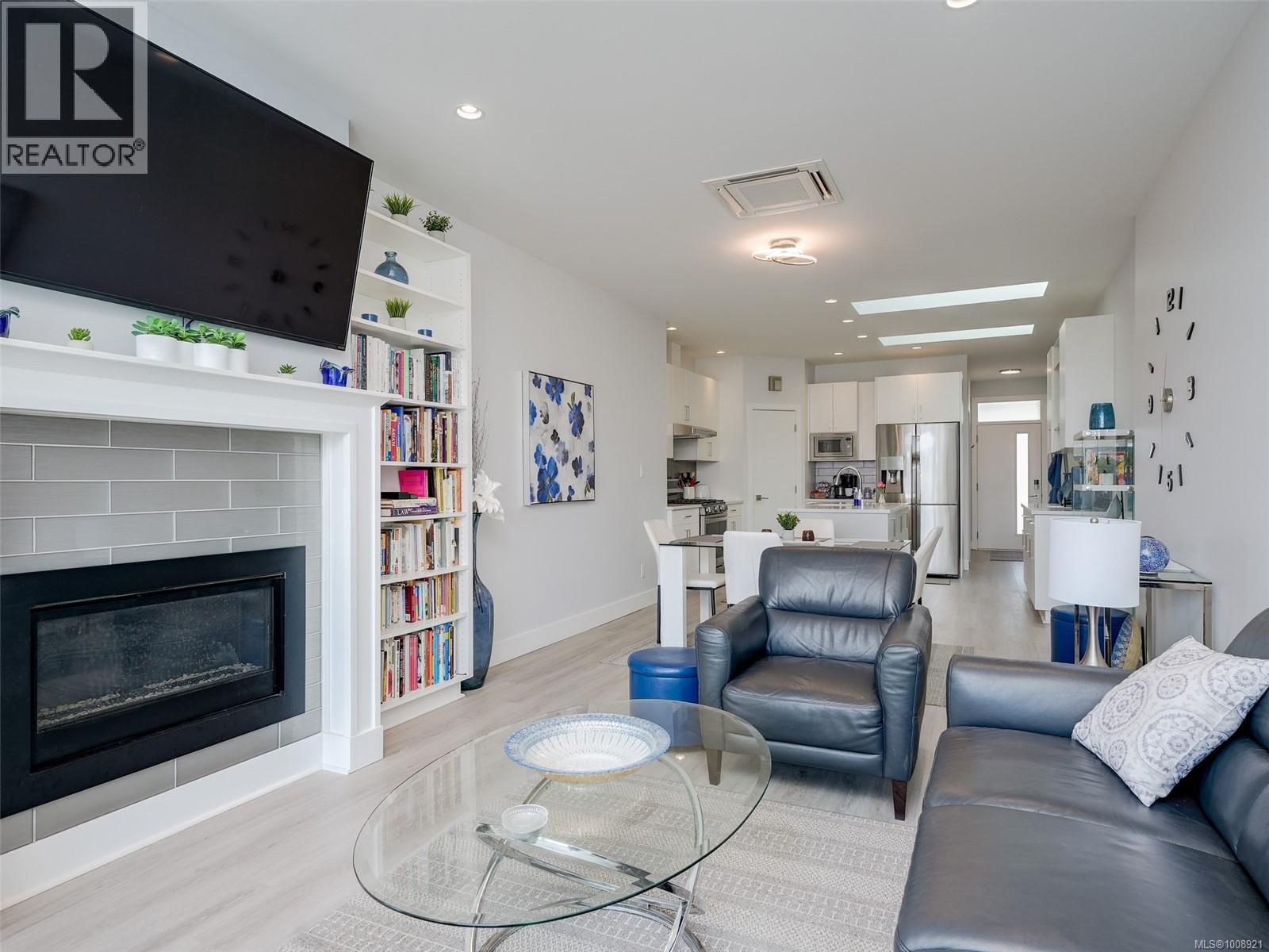 2407 Mountain Heights Dr