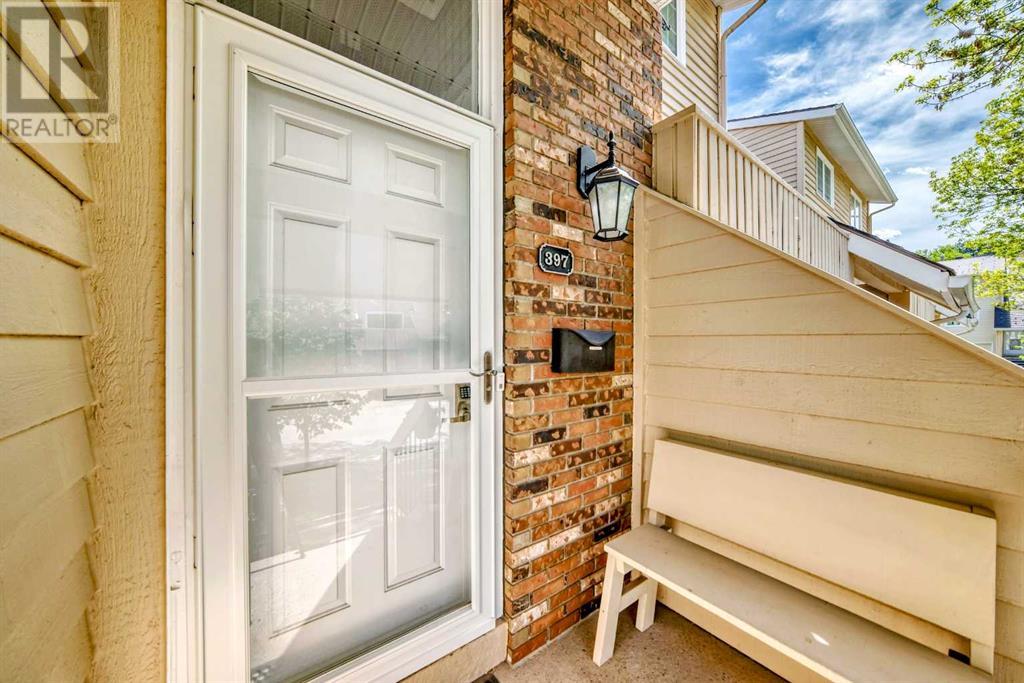 397 Point Mckay Gardens NW