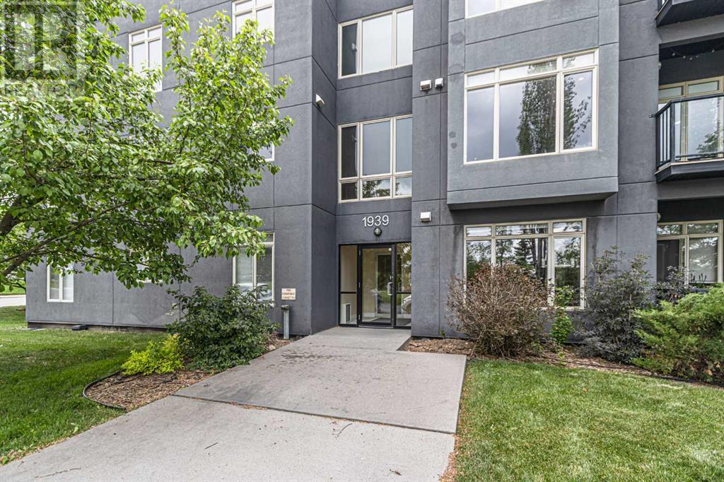 206, 1939 30 Street SW