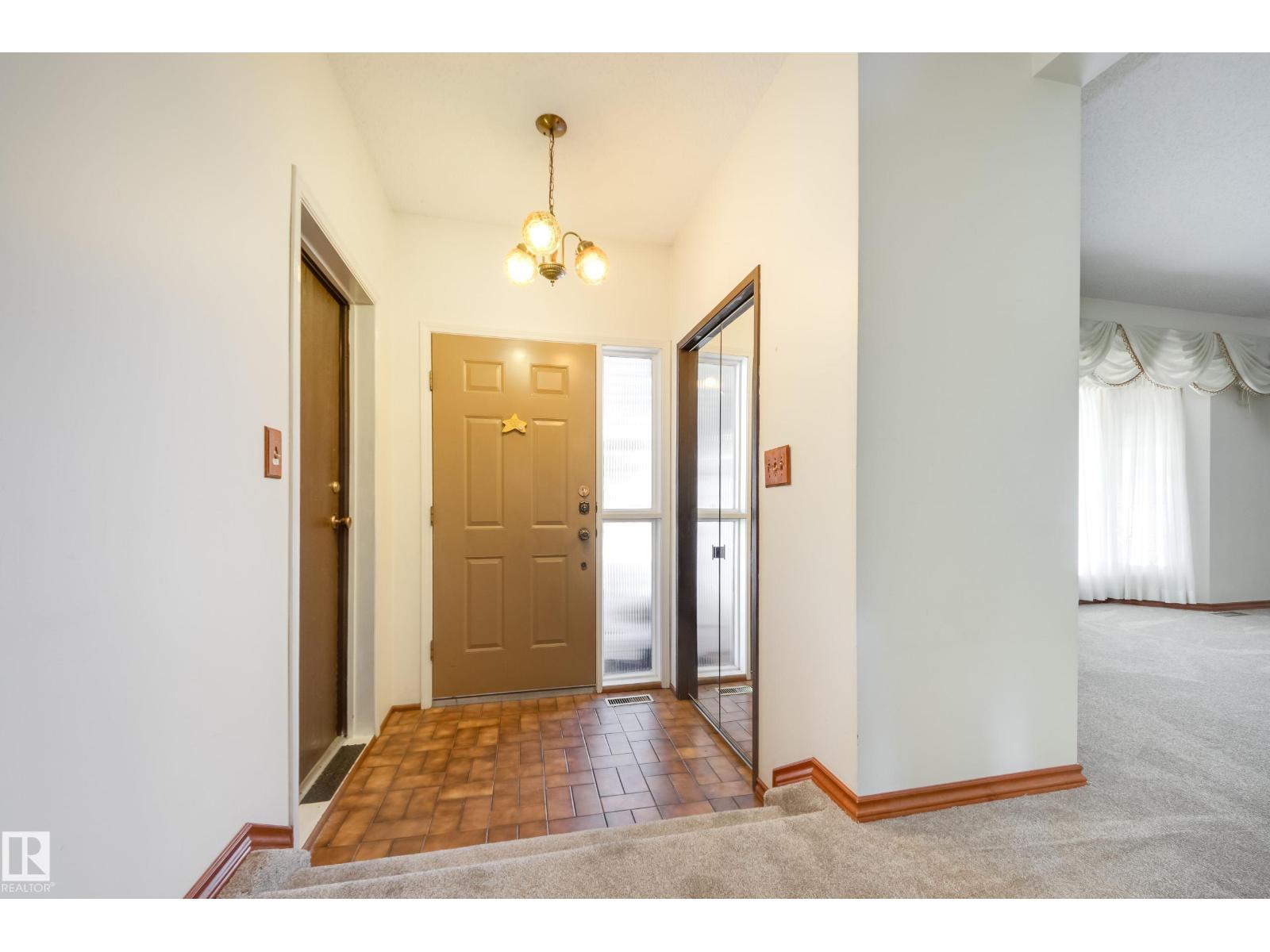 12307 54 ST NW