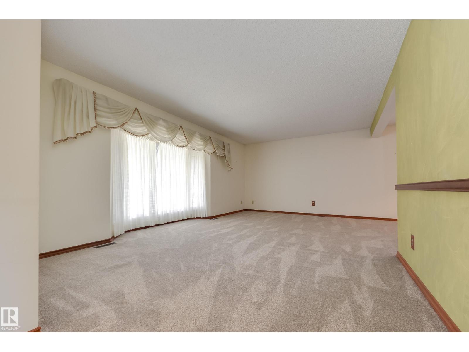 12307 54 ST NW
