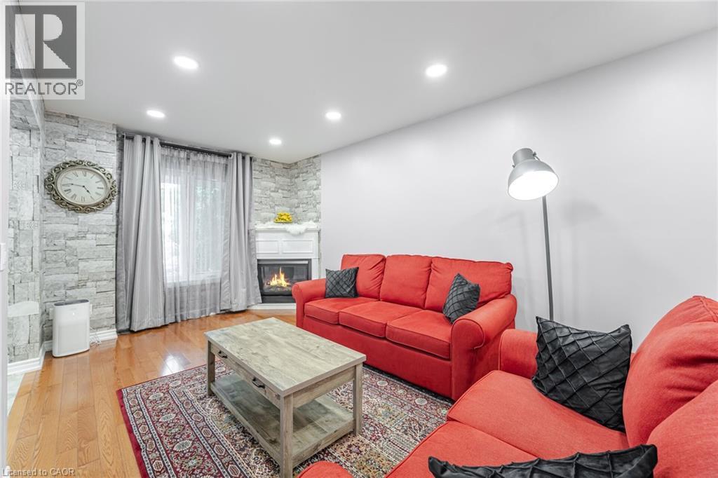 833 SCOLLARD Court Unit# 30