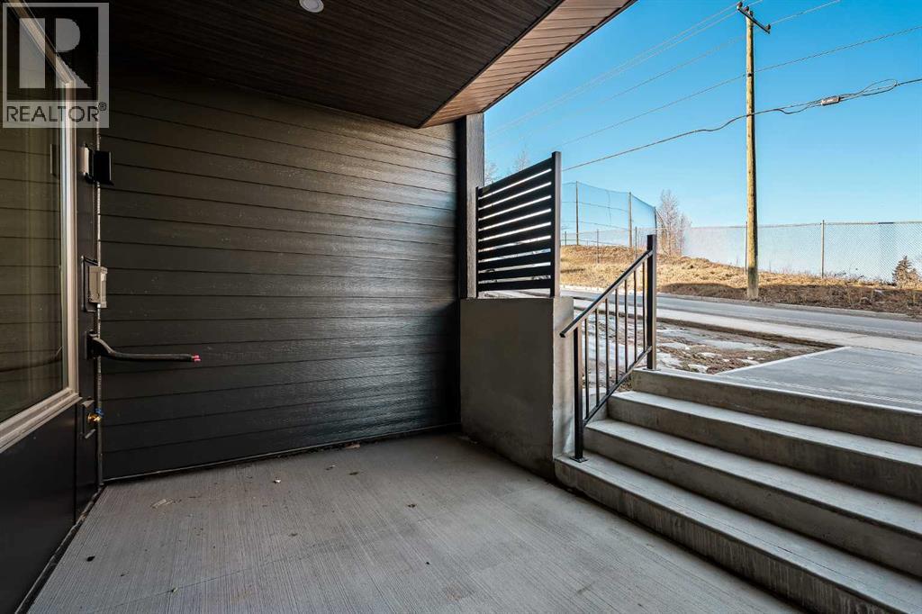 2527 Sovereign Crescent SW