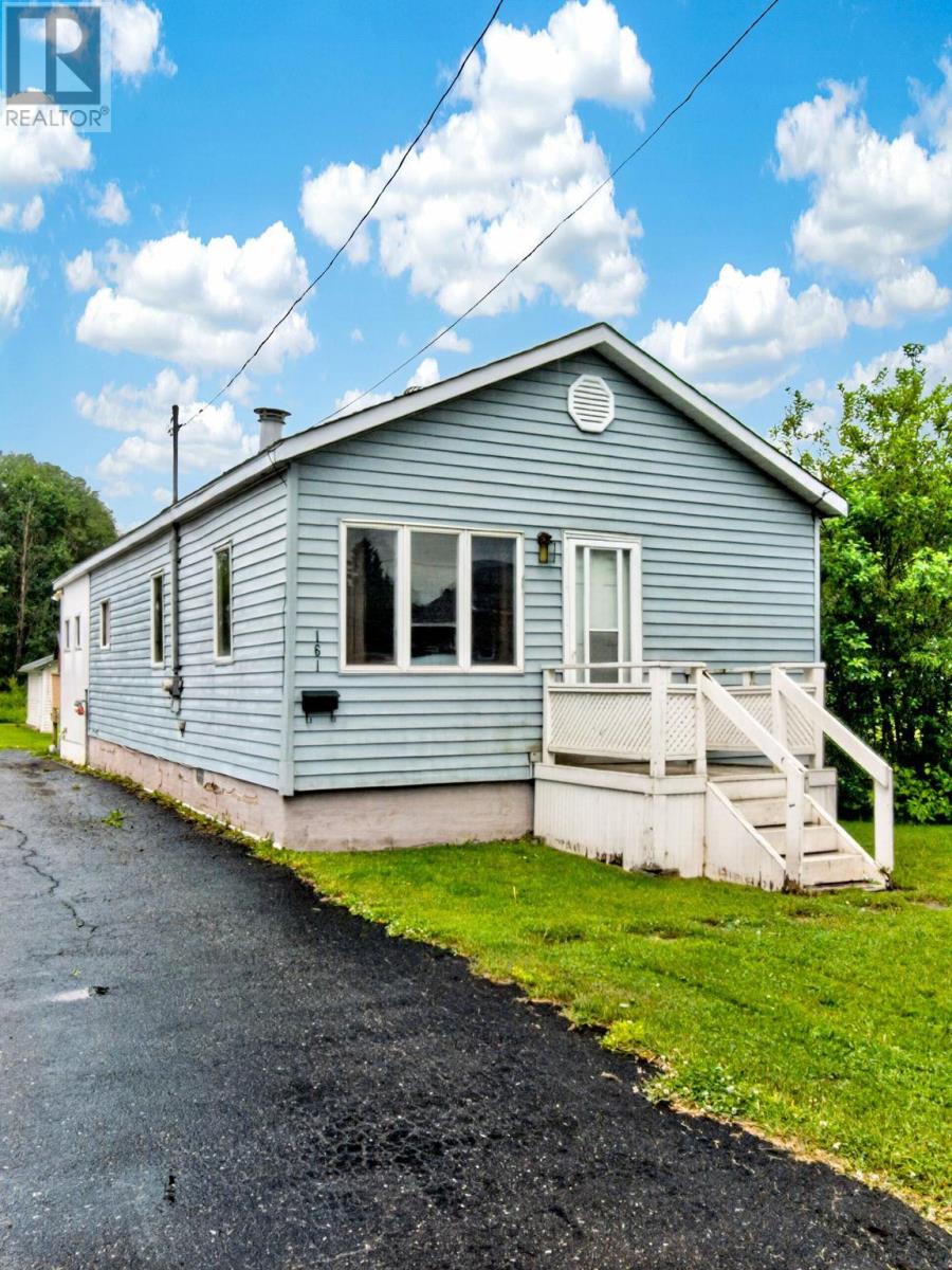 Photo 1 of 23 — 161 Churchill AVE, Sault Ste. Marie, ON P6C2P9