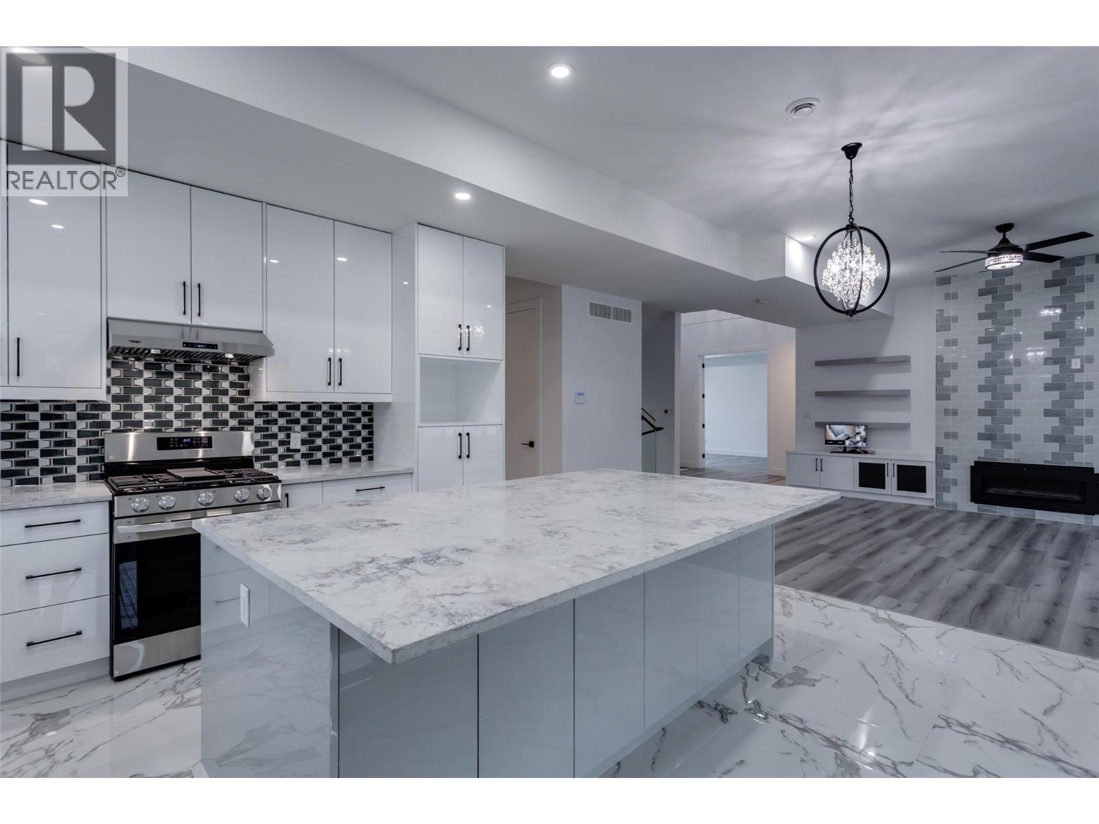 474 Snowsell Street N