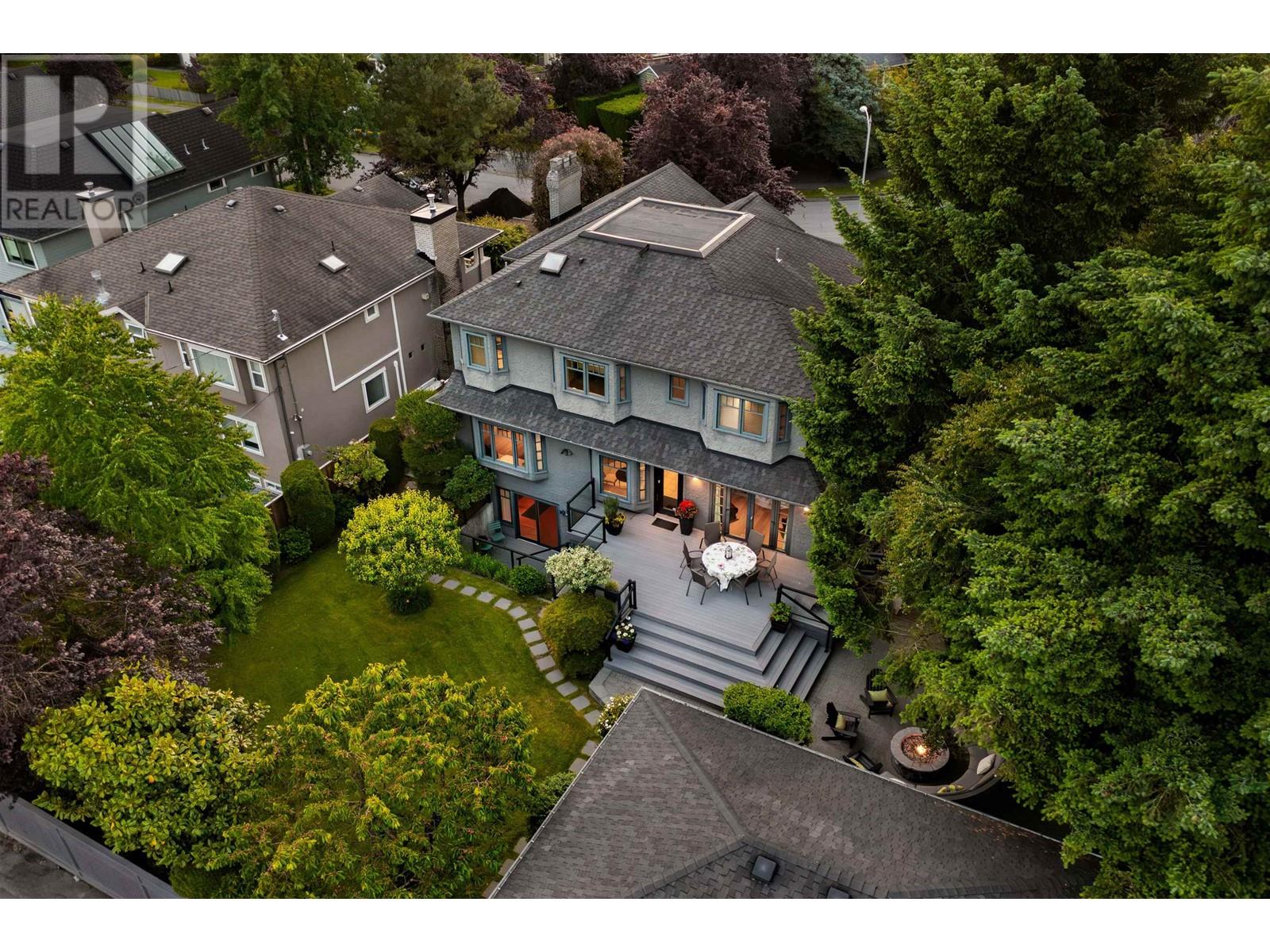 2318 OLIVER CRESCENT