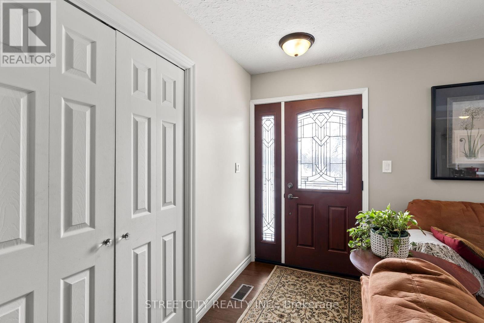 2632 CATHERINE STREET