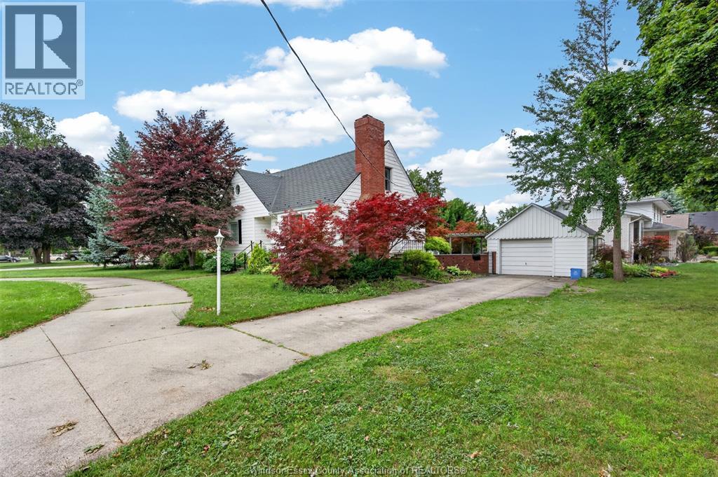 4171 ROSELAND DR W