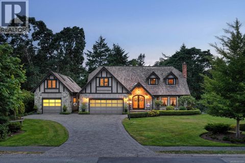 2773 Arbutus Rd Saanich BC V8N5X8