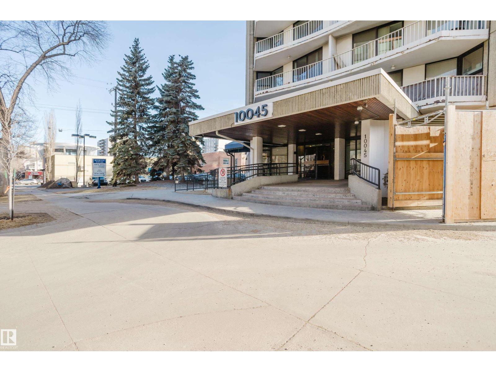 #402 10045 117 ST NW